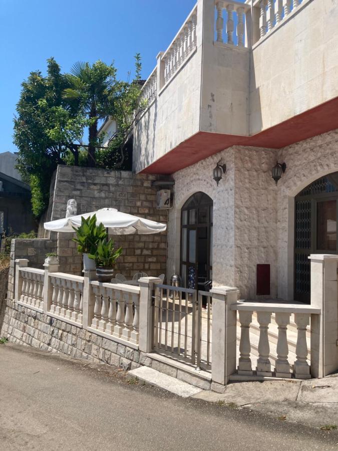 Guest House Vila Eli Herceg Novi Exteriör bild